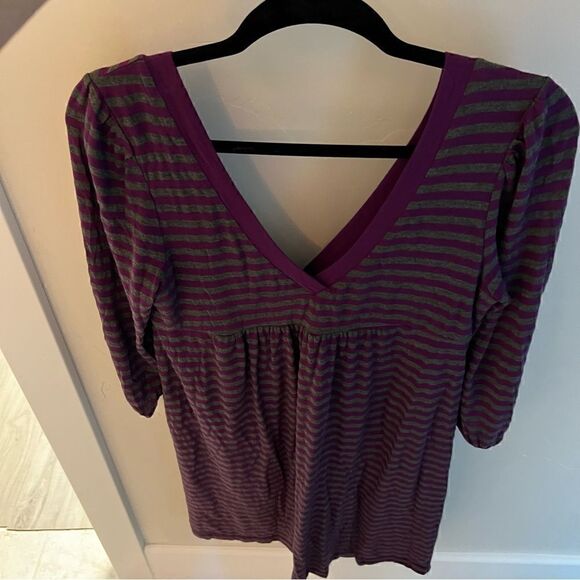 EUC Splendid dress sz L purple and heathered grey stripes. 3/4 sleeves deep V - Picture 12 of 12